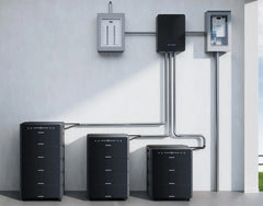 3880W Balkonkraftwerk mit Speicher - 8x 485W Aiko Full Black bifazial Glas-Glas Modul & Marstek Venus D